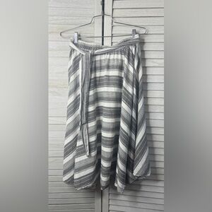 Flint and Moss Gray and White Stripe Skirt. Excellent Condition. Size Small